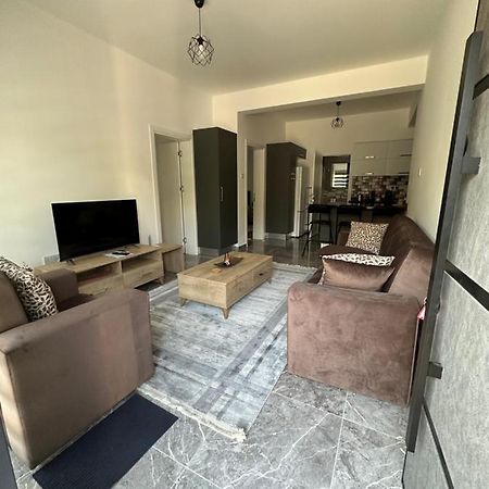 Ozbilge Apartments Kyrenia  Esterno foto