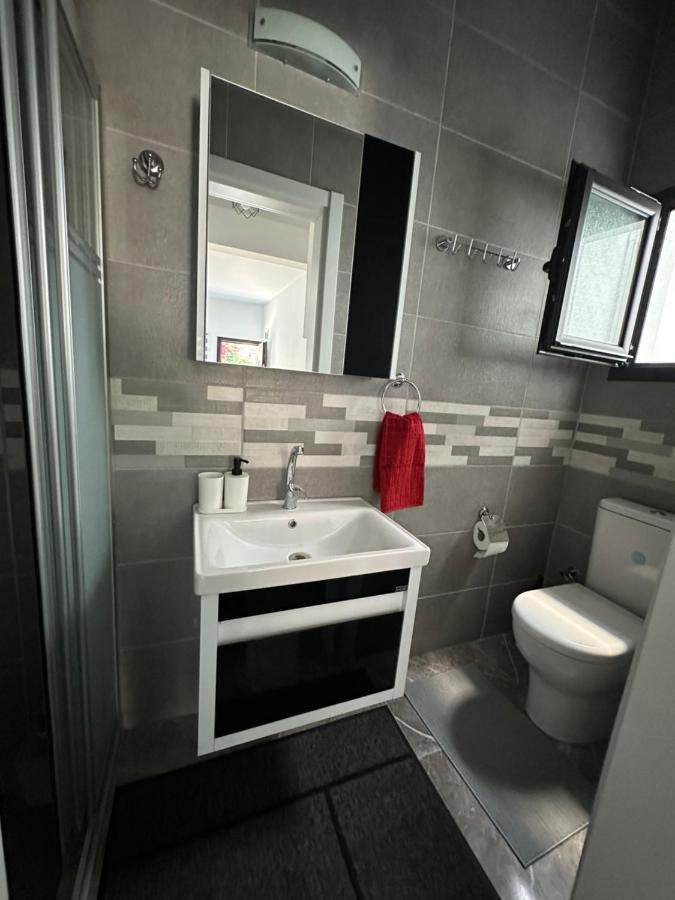Ozbilge Apartments Kyrenia  Esterno foto